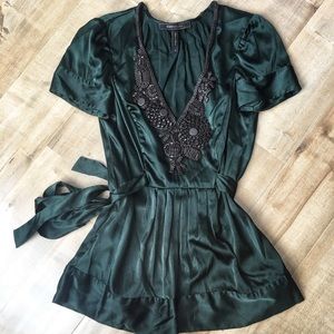 Green BCBGMaxAzria silk blouse - size XS (EUC)
